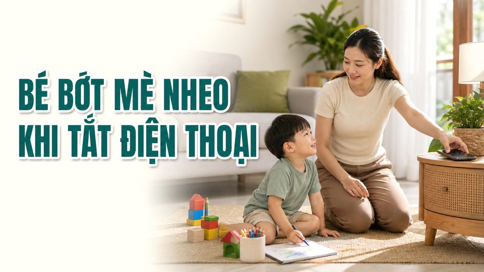 Phụ huynh chuẩn bị hoạt động trò chơi chọn theo màu cho bé cho bé độ tuổi của bé trong góc chơi an toàn