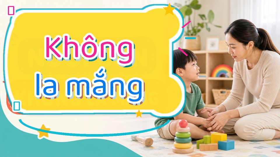 Phụ huynh chuẩn bị hoạt động trò chơi nghe âm thanh đoán đồ vật cho bé cho bé độ tuổi của bé trong góc chơi an toàn